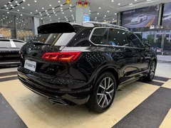 2020 Volkswagen Touareg 3.0TSI, чёрный — фото 27