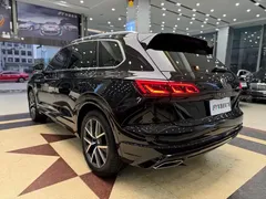 2020 Volkswagen Touareg 3.0TSI, чёрный — фото 29