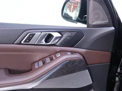 2022 BMW X5 30Li Premium M Sport Package, чёрный — фото 17