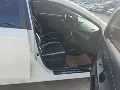 2021 Toyota Yaris L Zhixuan 1.5L CVT Leading, белый — фото 8