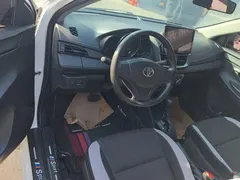 2021 Toyota Yaris L Zhixuan 1.5L CVT Leading, белый — фото 12