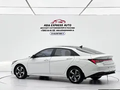 2022 Hyundai Elantra 1.5L CVT LUX Premium, белый — фото 4