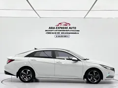 2022 Hyundai Elantra 1.5L CVT LUX Premium, белый — фото 7