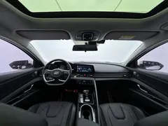 2022 Hyundai Elantra 1.5L CVT LUX Premium, белый — фото 9