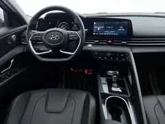 2022 Hyundai Elantra 1.5L CVT LUX Premium, белый — фото 10