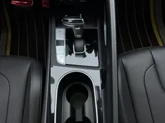 2022 Hyundai Elantra 1.5L CVT LUX Premium, белый — фото 11