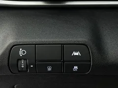 2022 Hyundai Elantra 1.5L CVT LUX Premium, белый — фото 18