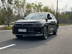 2024 Aito M7 1.5T Smart Driving 4WD Pro 6-seat, чёрный — фото 1