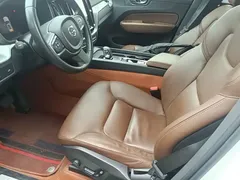 2022 Volvo XC60 4WD Zhiyi Luxury, белый — фото 15