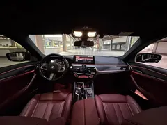 2021 BMW 5 Series 530Li Premium M Sport Package, чёрный — фото 7