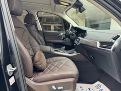 2022 BMW X5 30Li Premium M Sport Package, чёрный — фото 10