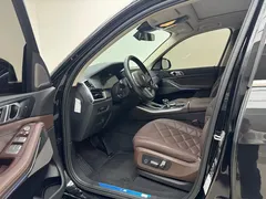 2022 BMW X5 30Li Premium M Sport Package, чёрный — фото 20