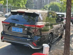 2021 Toyota Crown Kluger 2.5L Hybrid 4WD Luxury, чёрный — фото 2