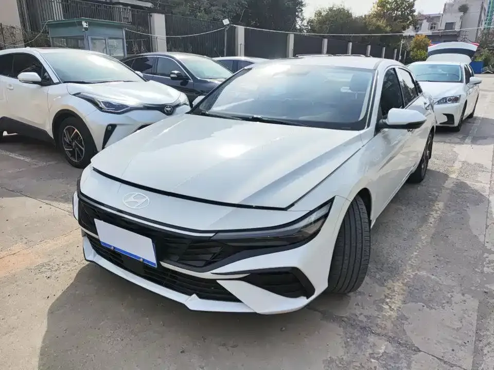 2023 Hyundai Elantra 1.5L CVT LUX Premium
