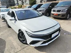 2023 Hyundai Elantra 1.5L CVT LUX Premium, белый — фото 3