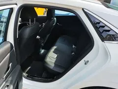 2023 Hyundai Elantra 1.5L CVT LUX Premium, белый — фото 7