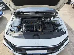 2023 Hyundai Elantra 1.5L CVT LUX Premium, белый — фото 9