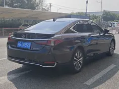 2021 Lexus ES 300h Excellence, чёрный — фото 4