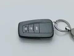 2021 Toyota Corolla 1.2T S-CVT Elite Plus, белый — фото 3