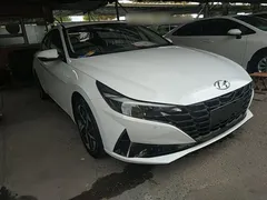 2021 Hyundai Elantra 1.5L CVT LUX Premium, белый — фото 4