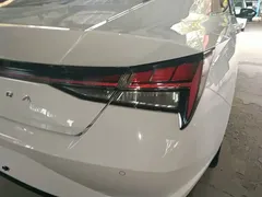 2021 Hyundai Elantra 1.5L CVT LUX Premium, белый — фото 8