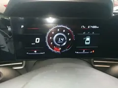 2021 Hyundai Elantra 1.5L CVT LUX Premium, белый — фото 12