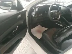 2021 Hyundai Elantra 1.5L CVT LUX Premium, белый — фото 16