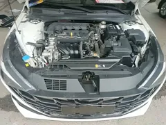 2021 Hyundai Elantra 1.5L CVT LUX Premium, белый — фото 20