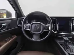 2021 Volvo S60 T4 Luxury — фото 13