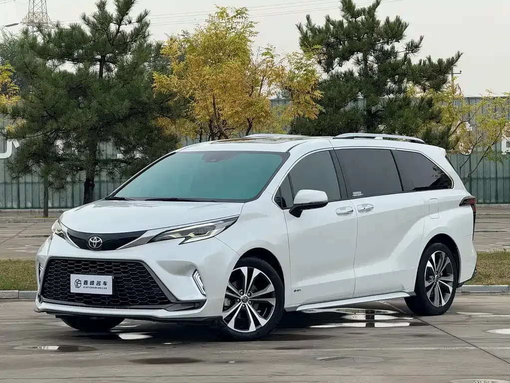 2023 Toyota Granvia 2.5L Hybrid Premium Plus