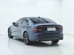 2022 Volvo S60 B4 Luxury, синий — фото 4