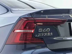 2022 Volvo S60 B4 Luxury, синий — фото 29