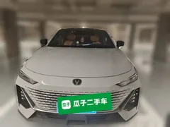 2022 Changan UNI-V 1.5T Premium — фото 2