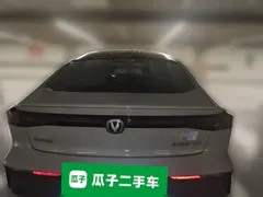 2022 Changan UNI-V 1.5T Premium — фото 3