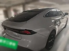 2022 Changan UNI-V 1.5T Premium — фото 4