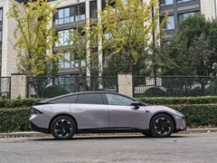 2024 Xpeng P7+ Long Range Max — фото 4