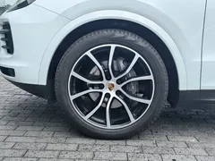 2022 Porsche Cayenne 3.0T Platinum, белый — фото 13