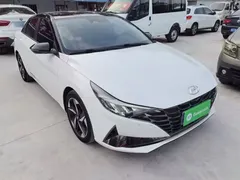 2022 Hyundai Elantra 1.5L CVT LUX Premium, белый — фото 4