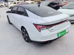 2022 Hyundai Elantra 1.5L CVT LUX Premium, белый — фото 5