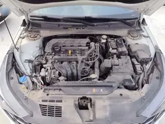 2022 Hyundai Elantra 1.5L CVT LUX Premium, белый — фото 20