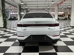 2026 BYD Qin PLUS DM-i PHEV 210km Progressive, белый — фото 5