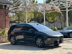 2025 Li Auto i8 Standard, чёрный — фото 3