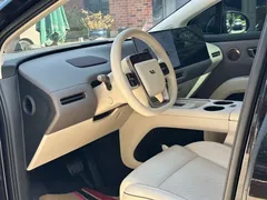 2025 Li Auto i8 Standard, чёрный — фото 9
