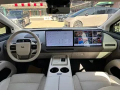 2025 Li Auto i8 Standard, чёрный — фото 16