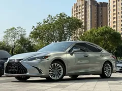 2021 Lexus ES 300h Executive — фото 1