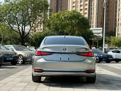2021 Lexus ES 300h Executive — фото 5