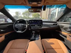 2021 Lexus ES 300h Executive — фото 8