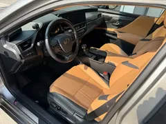 2021 Lexus ES 300h Executive — фото 10