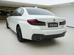 2022 BMW 5 Series 530Li xDrive M Sport Package, белый — фото 4
