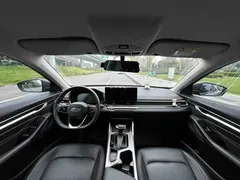 2023 Geely Emgrand 4th Gen Champion 1.5L CVT Luxury — фото 8